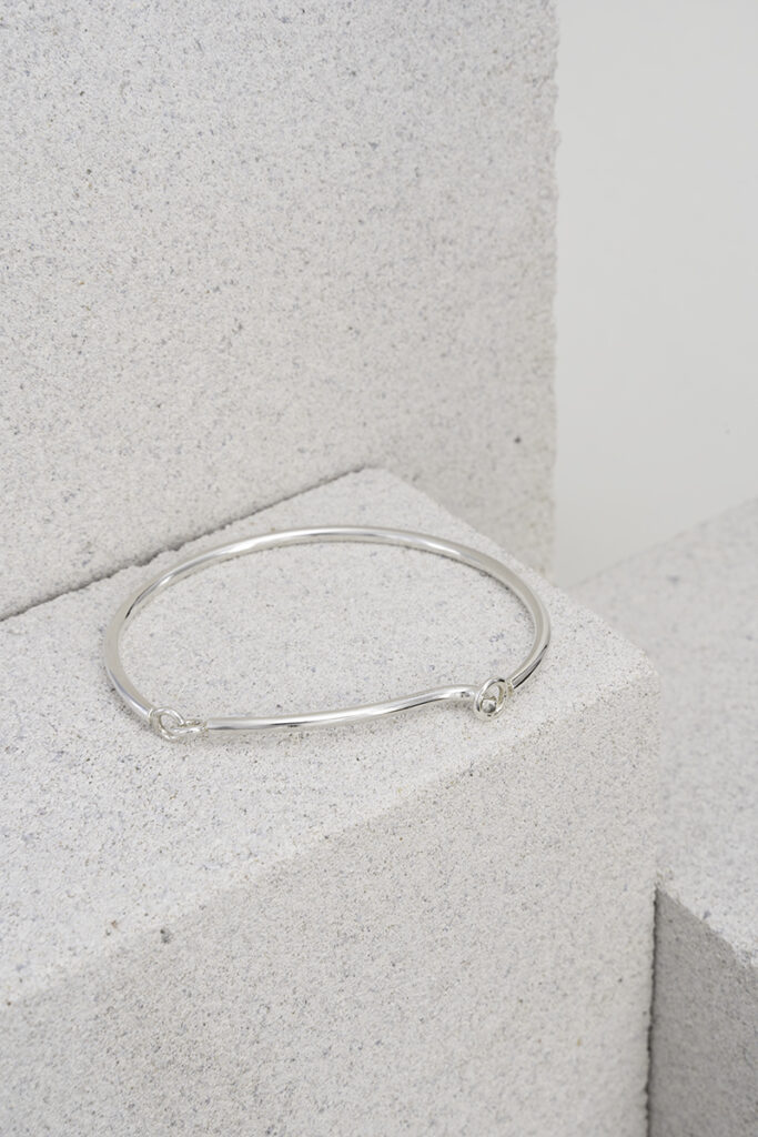 Antony schmuck Access All areas minimalistischer Armreif in Silber